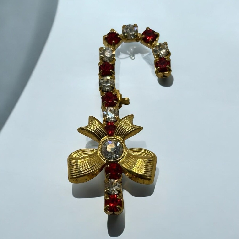 Candy Cane Brooch Pin Vintage Christmas Gold Tone Prong Set Rhinestones Bow‎